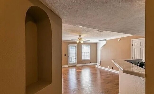 Foto del edificio - Donelson townhouse, 2 minutes from the lak...