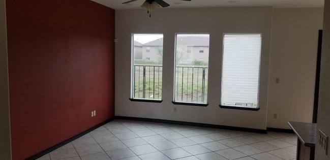 Foto del edificio - 7601 King Arthurs Ct
