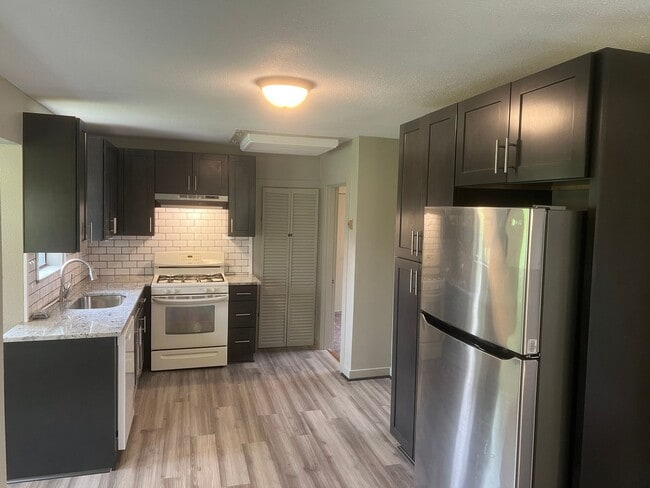 Foto del edificio - 2 Bed 1 Bath Cottage