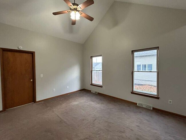 Foto del edificio - Beautiful 3-Bedroom, 2-Bath Home in the Heart of Painesville