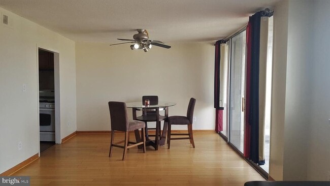 Foto del edificio - 1836 Metzerott Rd