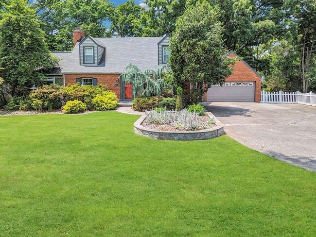 Photo - 9201 Fort Foote Rd House