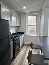 Building Photo - 154 Radford St