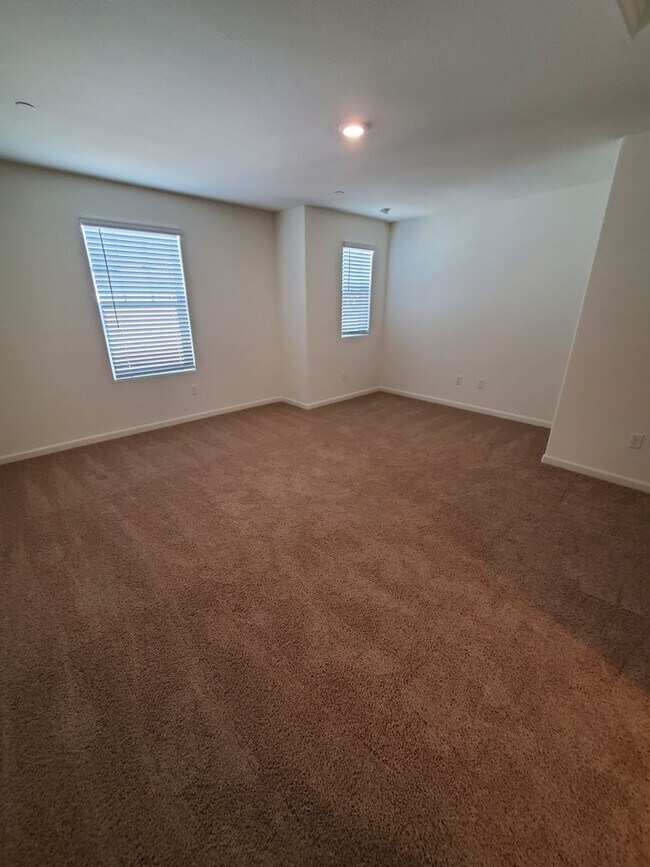 Foto del edificio - 5540 Remington Way