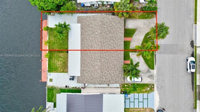 Foto del edificio - 1001 SW 12th Ct