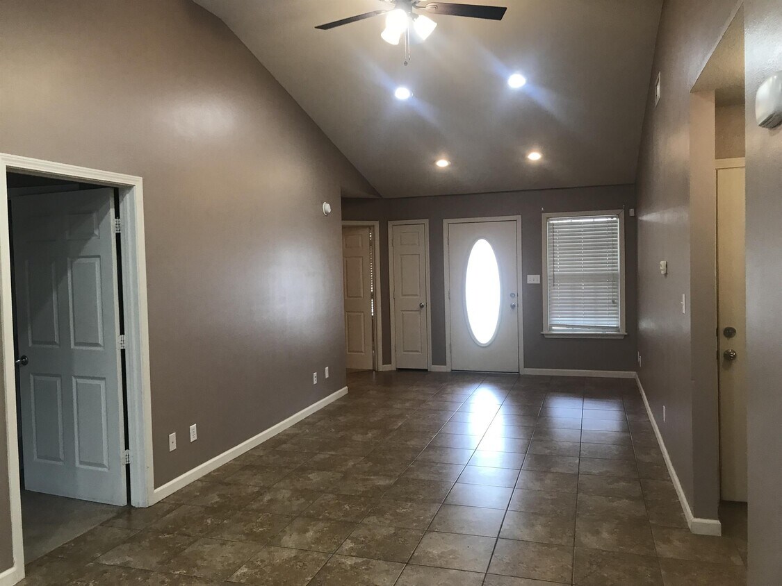 1404 S 12th St, Paragould, AR 72450 Townhome Rentals in Paragould AR