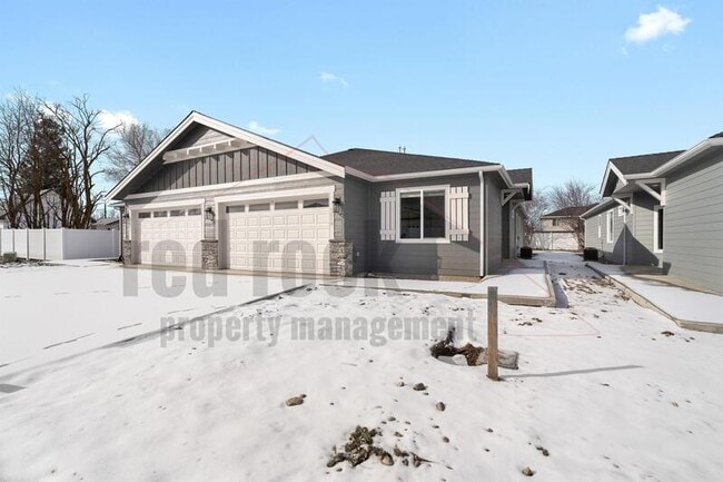 Building Photo - 1329 N Tschirley St