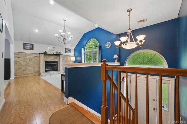 Building Photo - 2067 NY-211