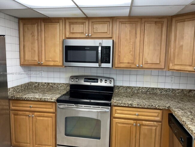 Foto del edificio - 6853 SW 113th Pl