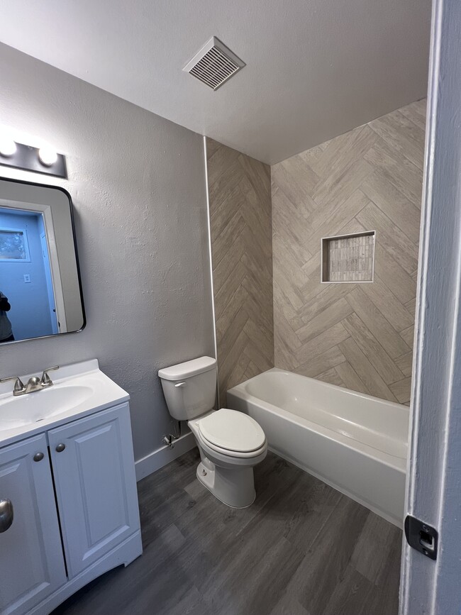 Foto del edificio - 6412 Diamond St