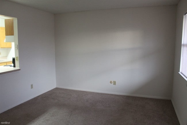 Building Photo - 3940 E Camelot Cir