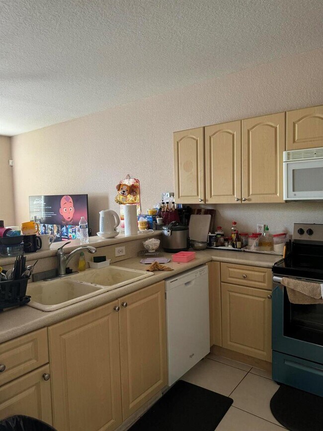 Building Photo - 2271 Shoma Dr