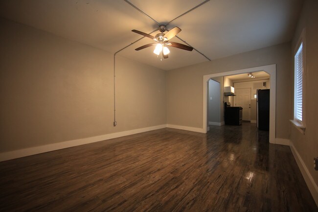 Building Photo - 304 Palo Alto St