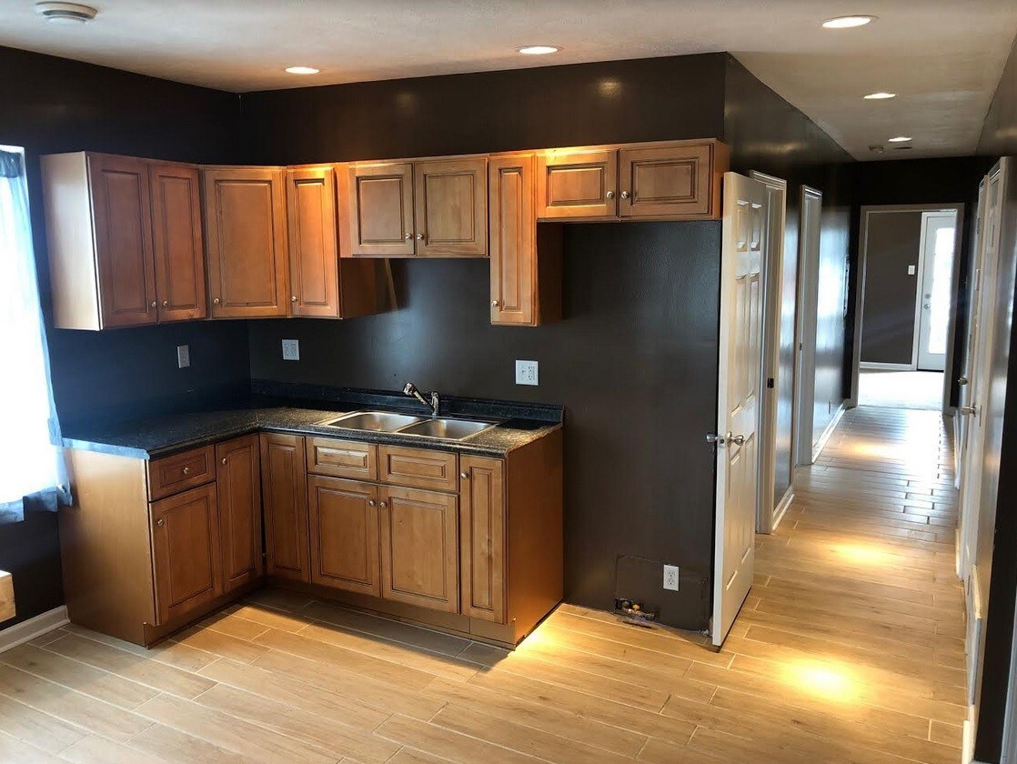 116 10th St Unit 4, Donora, PA 15033 Room for Rent in Donora, PA