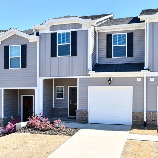 Primary Photo - Perfect 3 Bedroom Craftsman Townhome in Si...