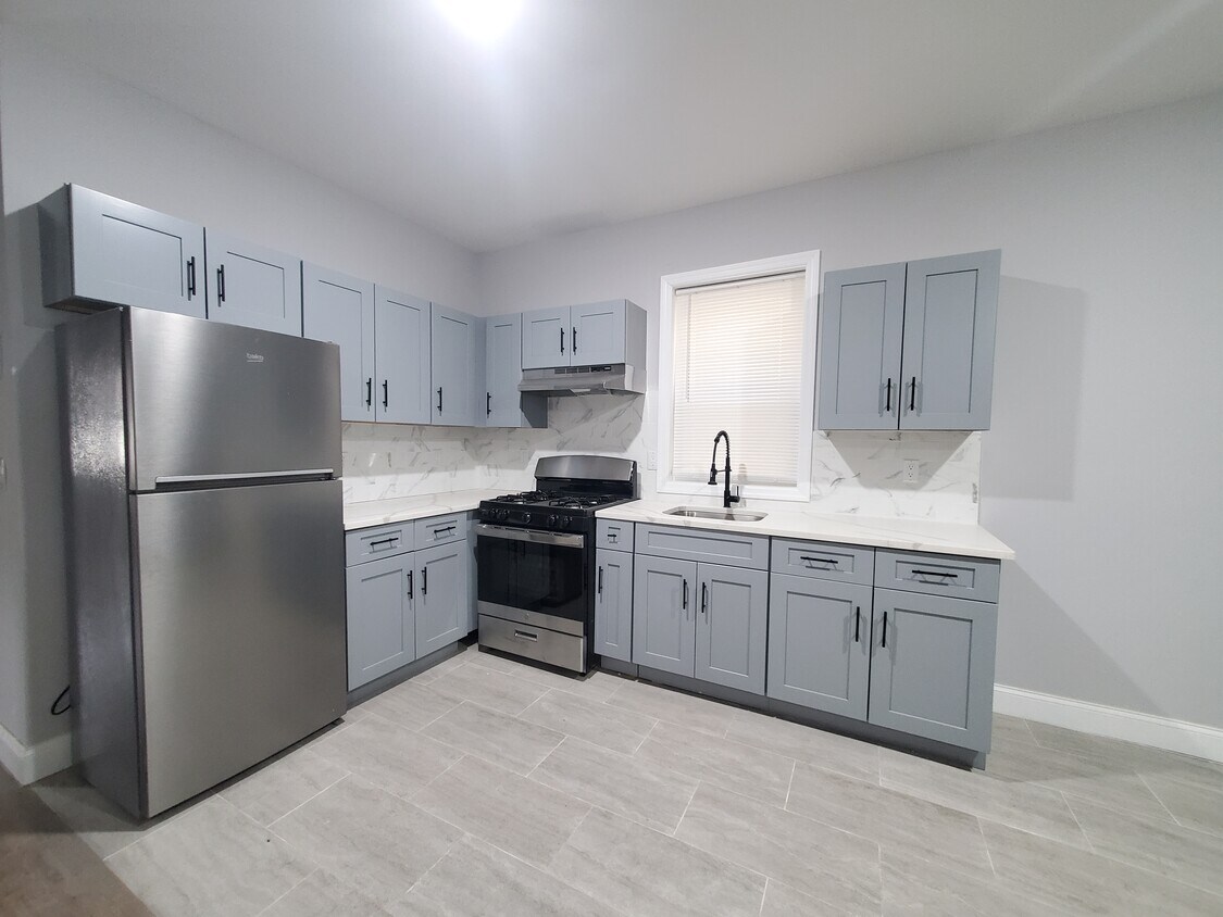 Unit 2 - 233 Bayview Ave