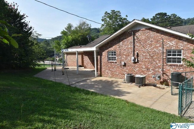Building Photo - 3500 Colonial Dr
