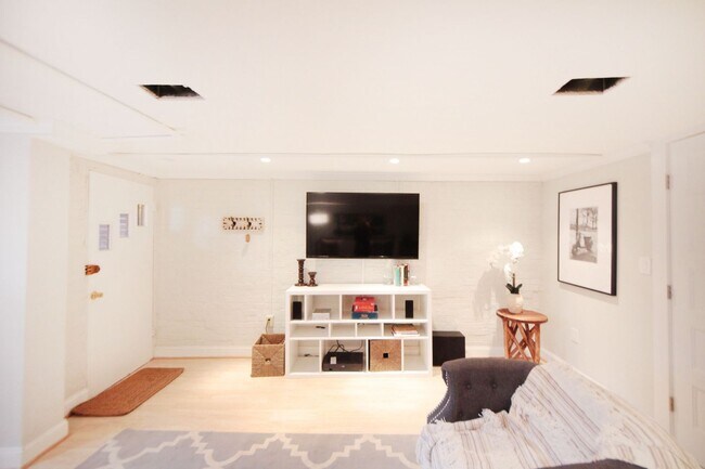 Foto del edificio - 3215 11th St NW