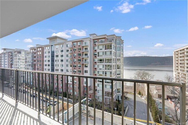 Foto del edificio - 1116 Warburton Ave