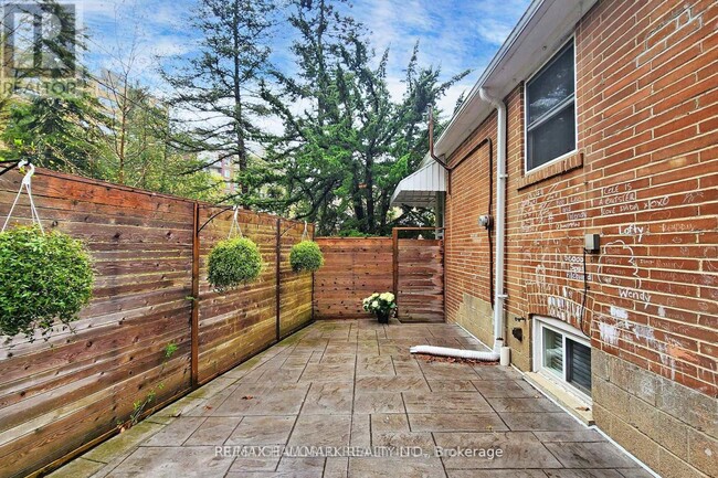 Building Photo - 96 Glen Davis Crescent