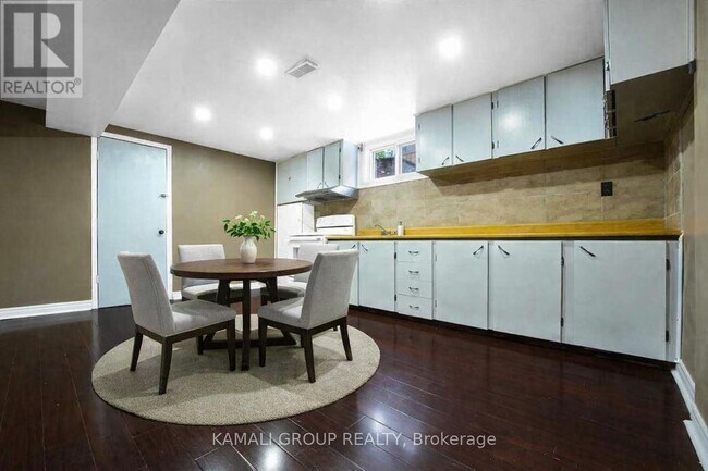 Photo du bâtiment - 68 Rosehill Blvd