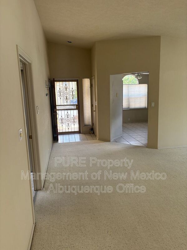 Foto del edificio - 10901 Lagrange Park Dr NE