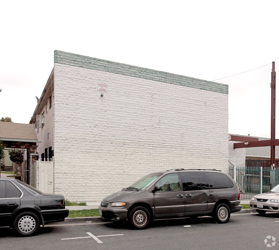 Building Photo - 6324 Gentry St