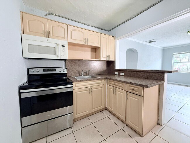 Foto del edificio - 447 Conniston Rd