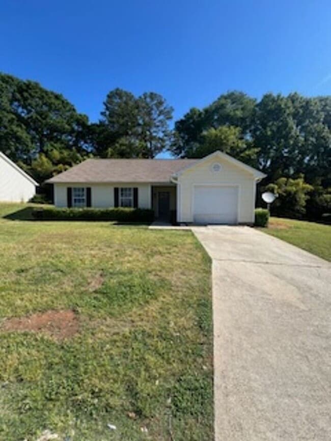 Building Photo - Modern Updates! 4 Bed/2 bath Single Family...