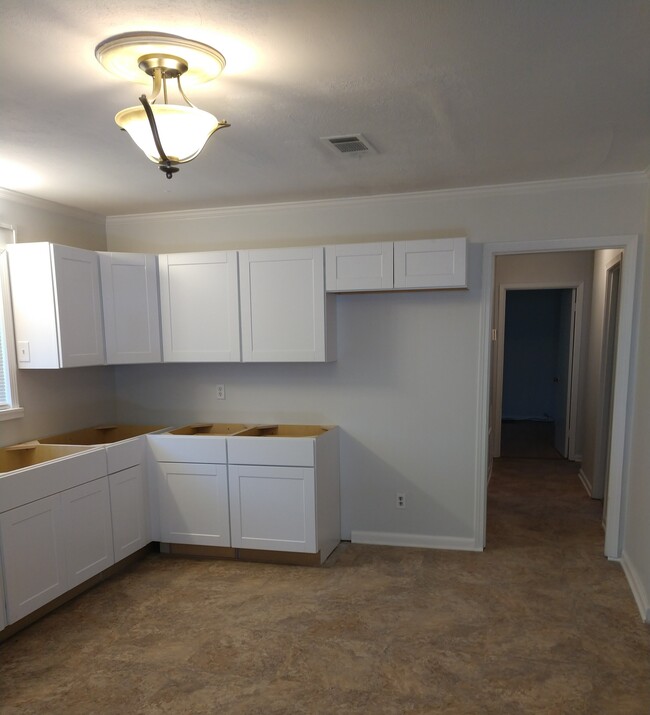 New Kitchen Cabinets - 132 Woodrow St