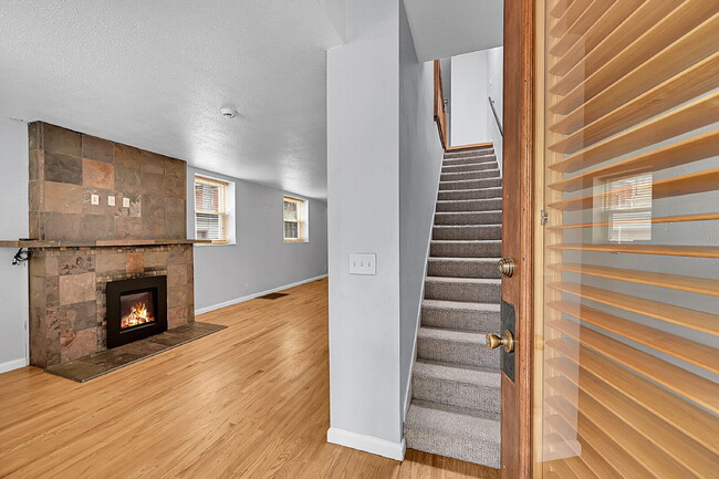 Photo - $2,095.00 - 3 Bedrooms, 1.5 Bathroom, Town... Apartment