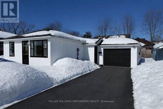 Building Photo - 328 Little Ave