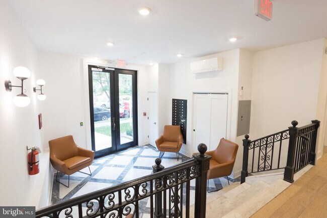 Foto del edificio - 2869 28th St NW