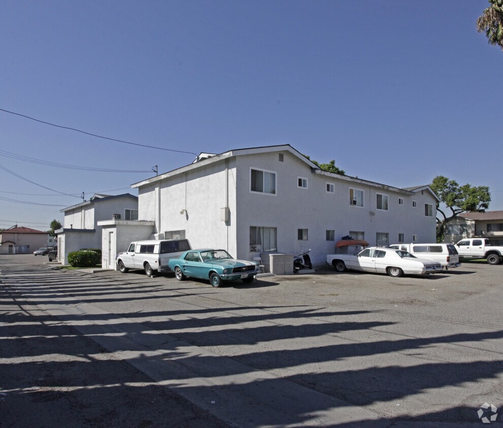 Building Photo - Shelley Drive Apartments