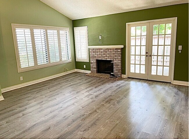 Building Photo - 4496 Lubbock Dr