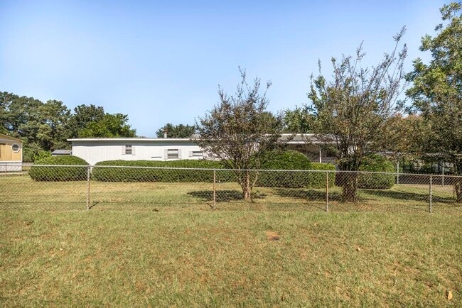 Building Photo - 920 Collins Ave