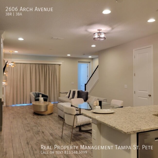 Building Photo - LUXURIOUS OLDSMAR TOWNHOUSE