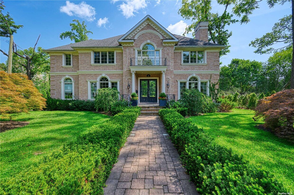 18 Amherst Rd, Great Neck, NY 11021 House Rental in Great Neck, NY