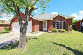 Building Photo - 609 Blueberry Hill Ln