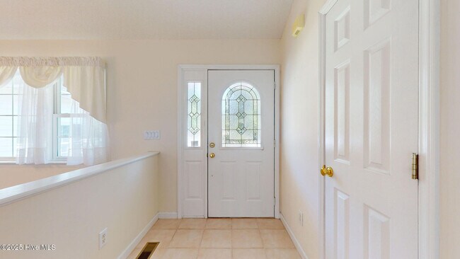 Foto del edificio - 2039 Royal Pines Dr