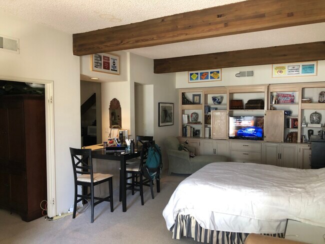 Foto del edificio - 1575 Palisades Dr