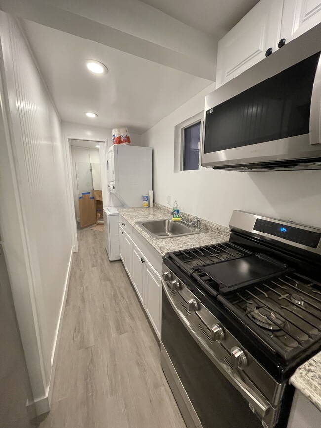 Building Photo - 2129 9th Ave