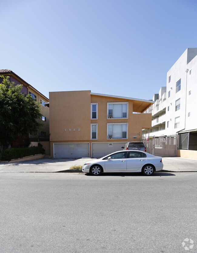 Building Photo - 3980 Ingraham St