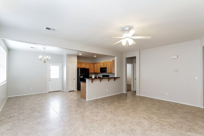 Foto del edificio - 5633 N Lookout Crest St