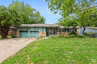 Building Photo - 6406 E Beachy Ave