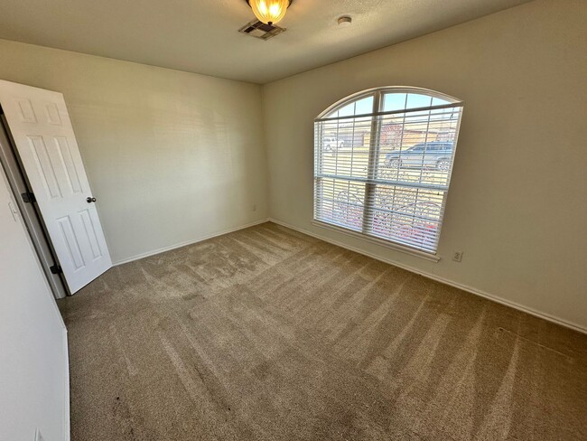 Foto del edificio - Spacious 3-Bedroom, 2-Bath Home in Moore!