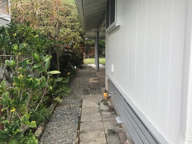 Foto del edificio - Manoa Renovated 3/1.5 SF Home