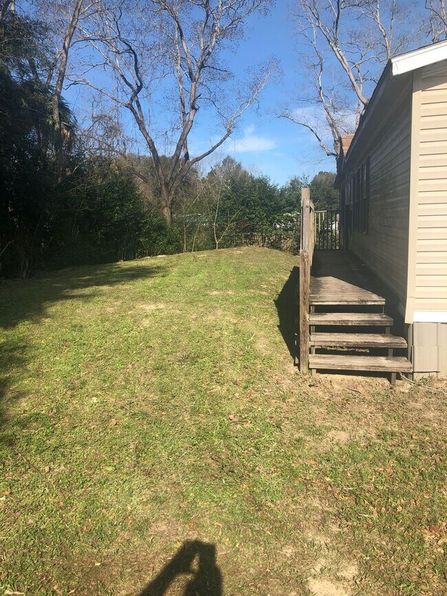 Building Photo - 112 Tyner Dr