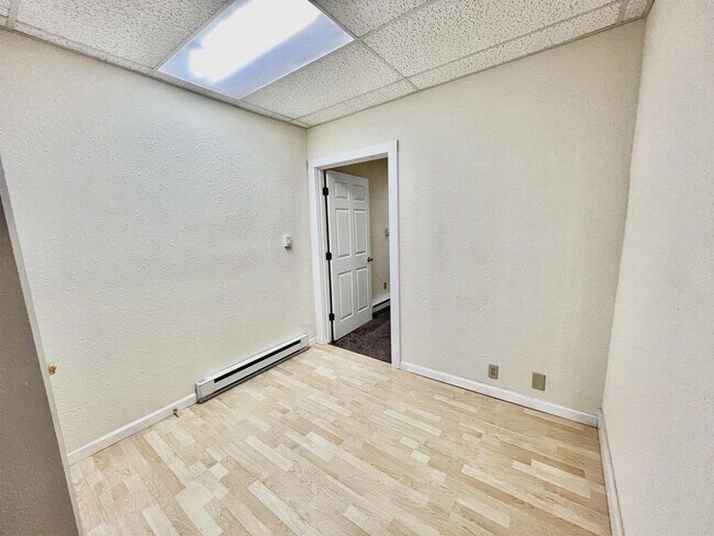 Foto del edificio - 107 S Smith St