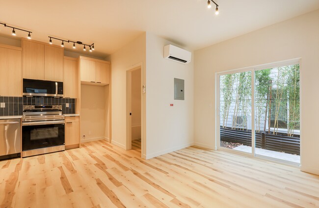 Building Photo - 4276 NE Going St